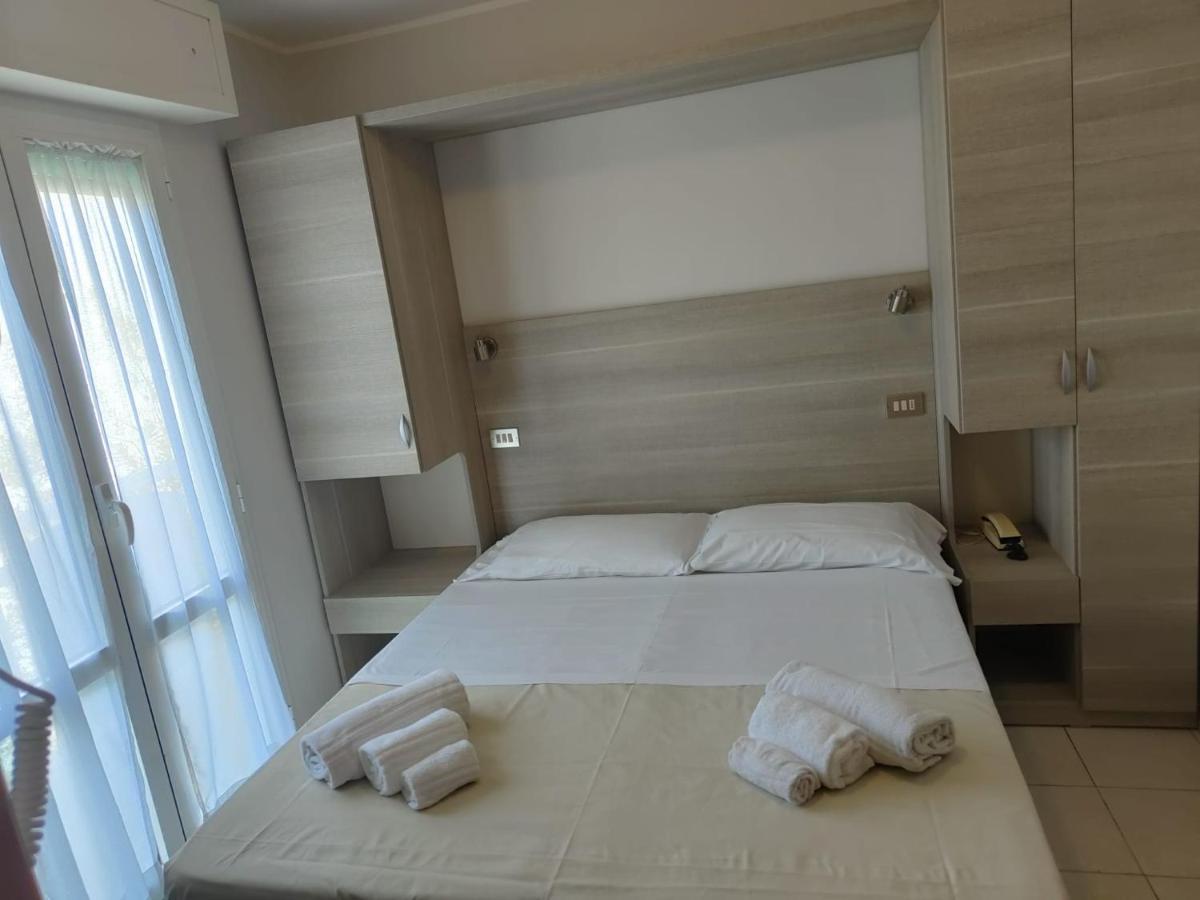 Hotel Gioiella Rimini Ngoại thất bức ảnh